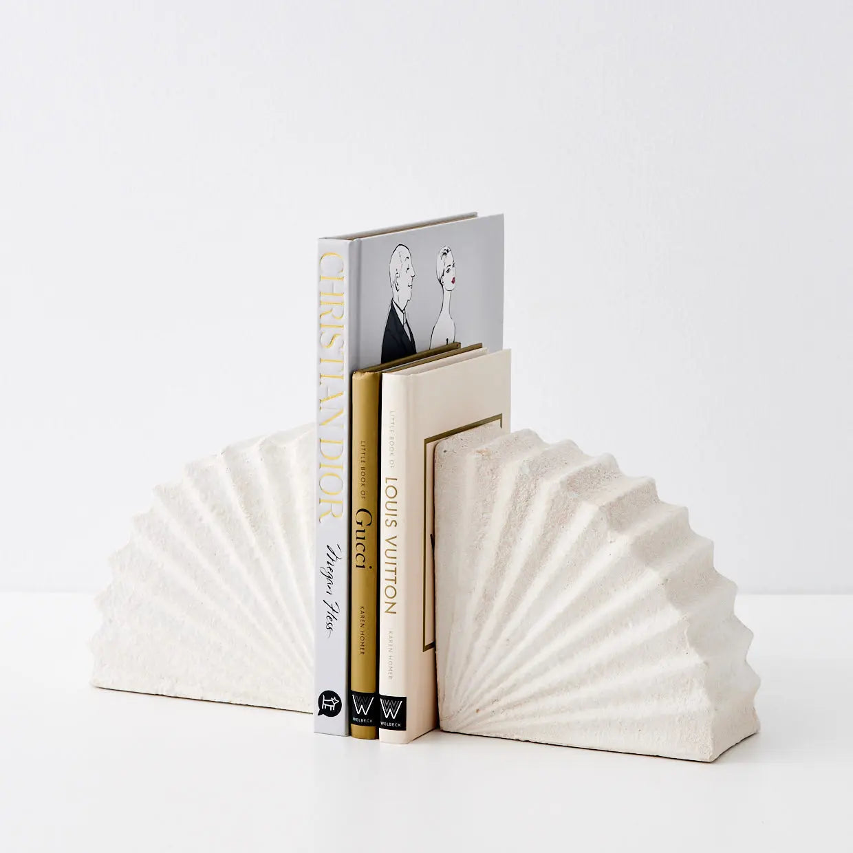 Coast to Coast Fandom Cement Bookends White